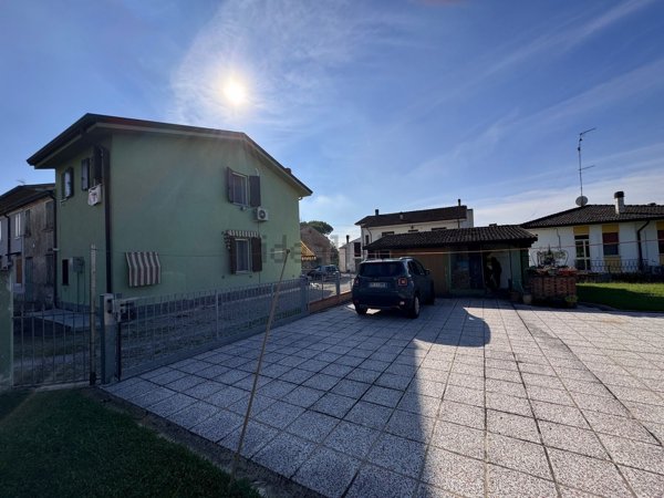 casa indipendente in vendita a Riva del Po in zona Berra