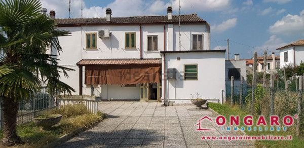 casa indipendente in vendita a Riva del Po in zona Berra