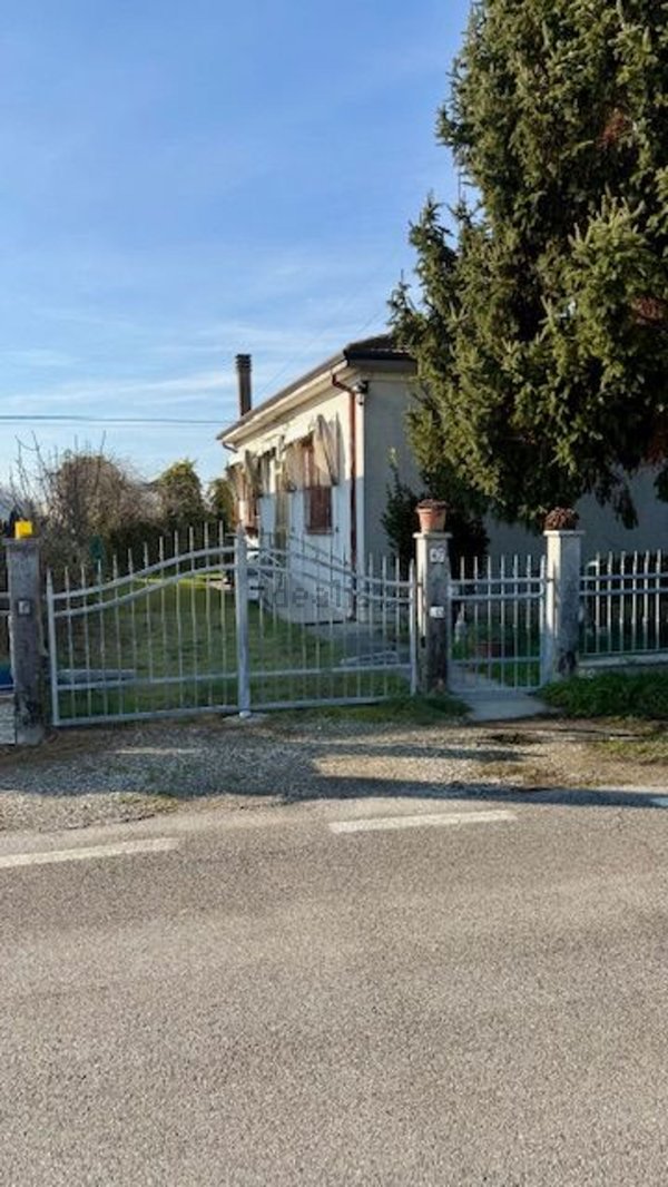 casa indipendente in vendita a Riva del Po