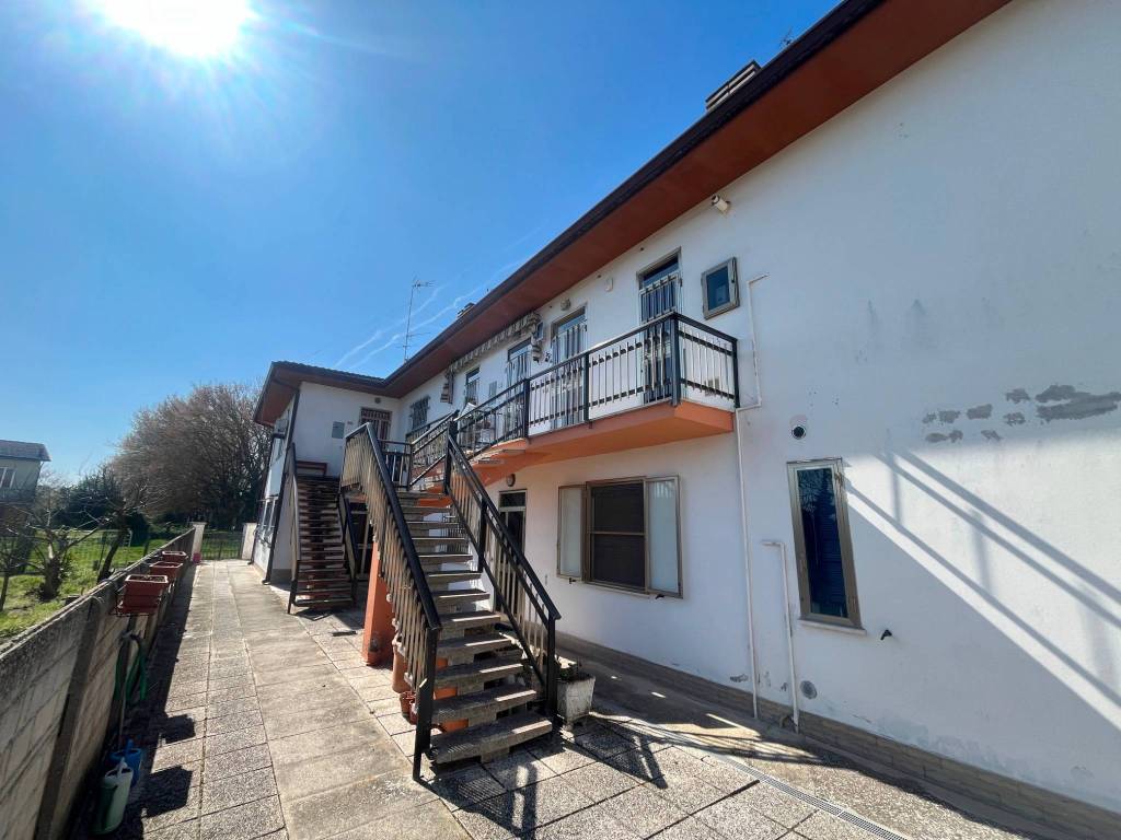 appartamento in vendita a Riva del Po in zona Berra