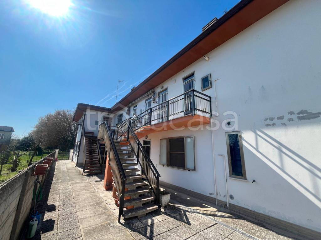 appartamento in vendita a Riva del Po in zona Berra