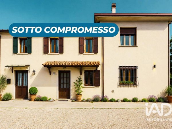 casa indipendente in vendita a Riva del Po in zona Berra