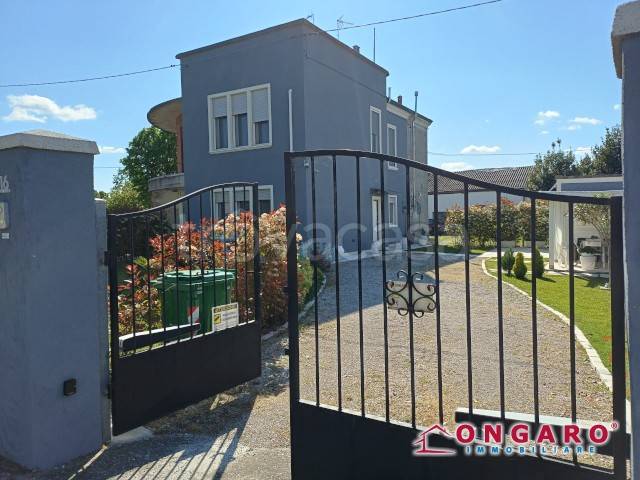 casa indipendente in vendita a Riva del Po in zona Berra