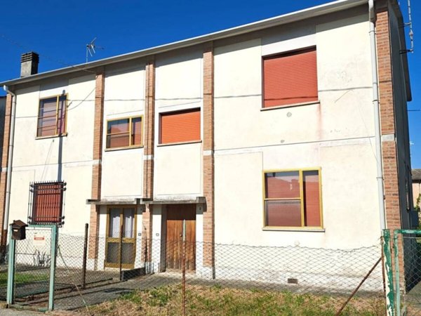 casa indipendente in vendita a Riva del Po in zona Serravalle