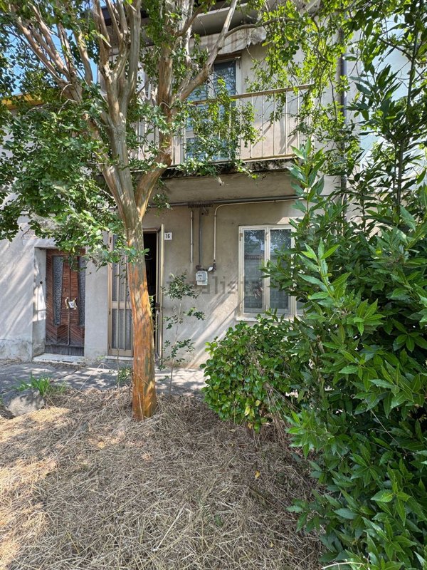 casa indipendente in vendita a Riva del Po in zona Serravalle