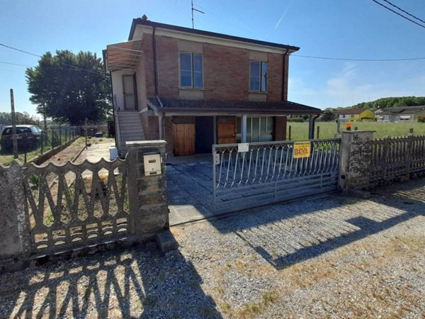 casa indipendente in vendita a Riva del Po