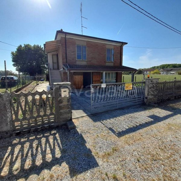 casa indipendente in vendita a Riva del Po