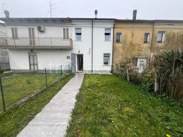 casa indipendente in vendita a Riva del Po in zona Berra