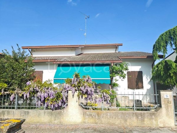 casa indipendente in vendita a Riva del Po in zona Berra