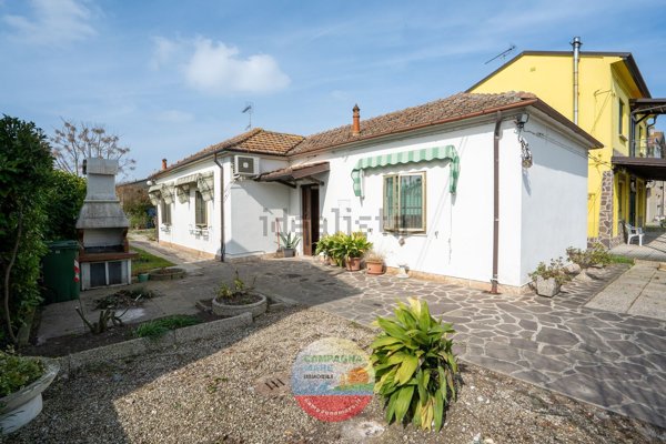 casa indipendente in vendita a Riva del Po