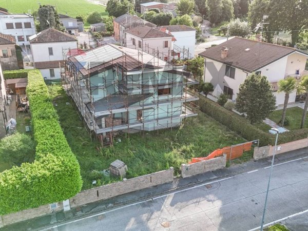 casa indipendente in vendita a Riva del Po