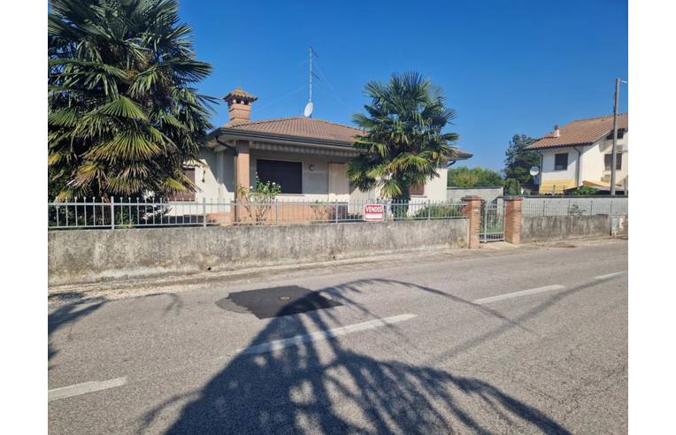 casa indipendente in vendita a Riva del Po in zona Berra