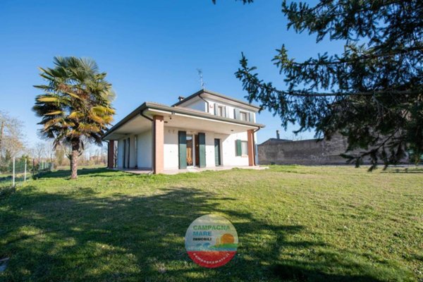 casa indipendente in vendita a Riva del Po in zona Berra