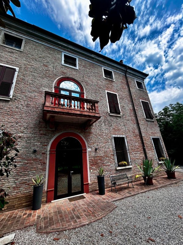 casa indipendente in vendita a Riva del Po in zona Serravalle