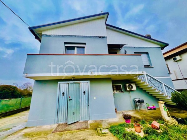 casa indipendente in vendita a Riva del Po in zona Berra