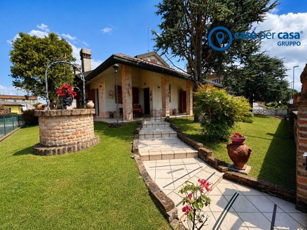 casa indipendente in vendita a Riva del Po in zona Serravalle