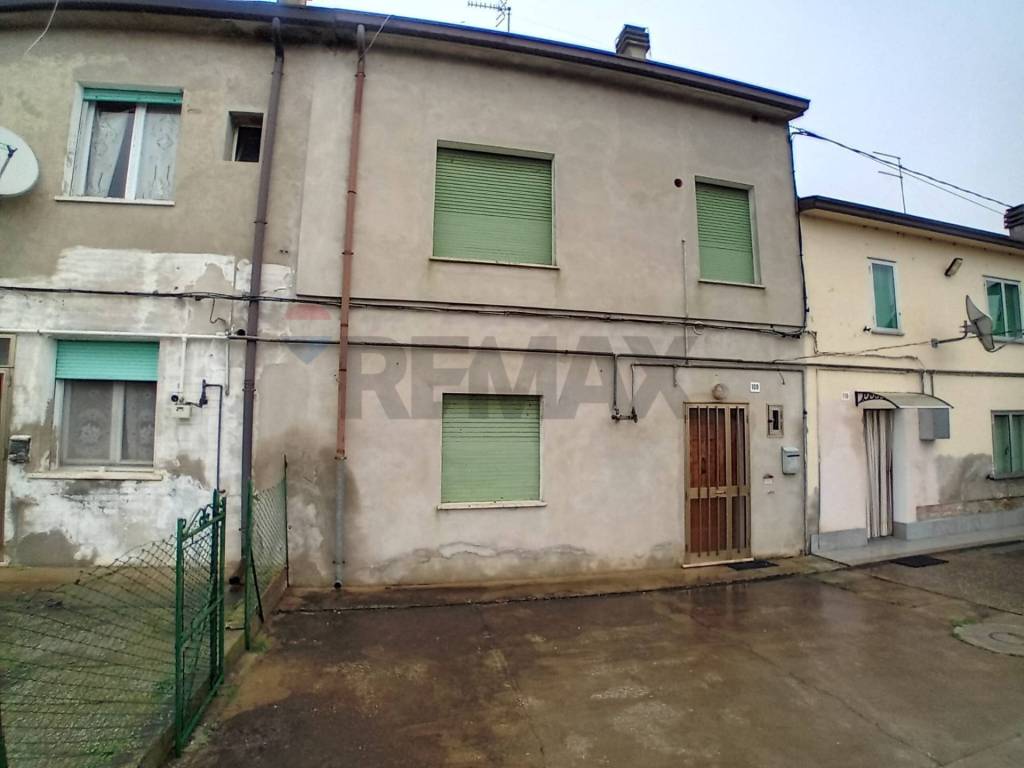 appartamento in vendita a Riva del Po in zona Cologna