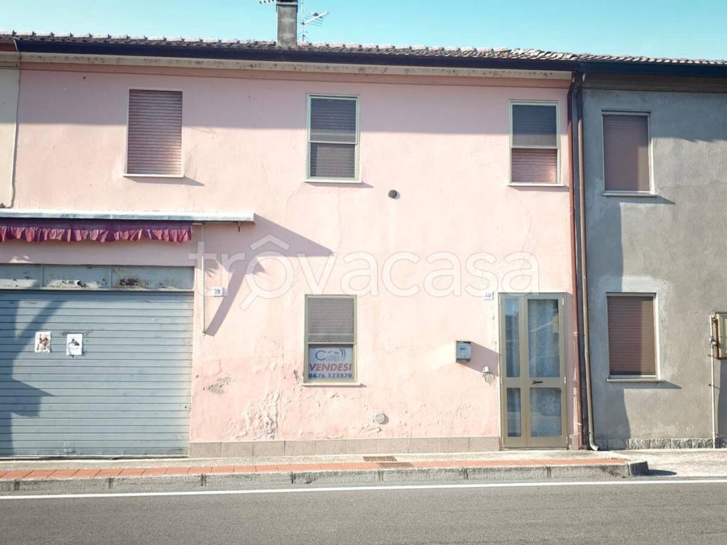 casa indipendente in vendita a Riva del Po in zona Berra