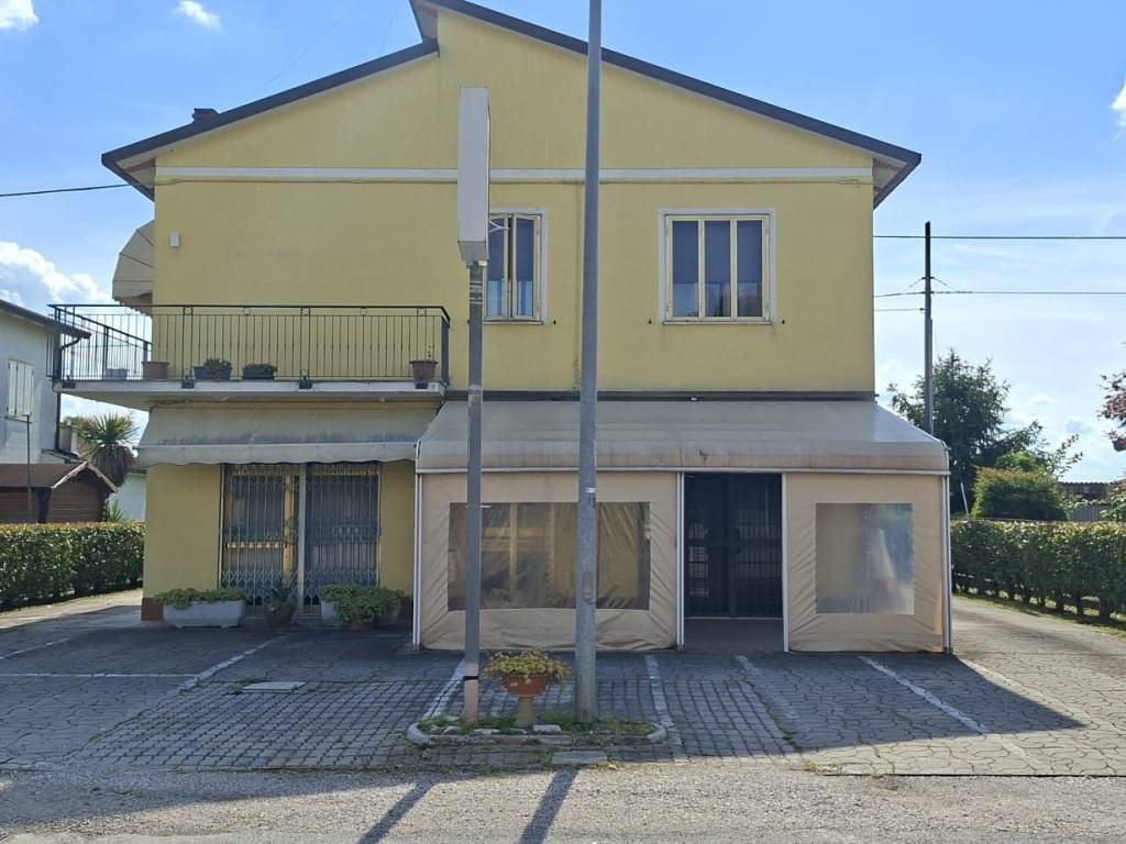 casa indipendente in vendita a Riva del Po
