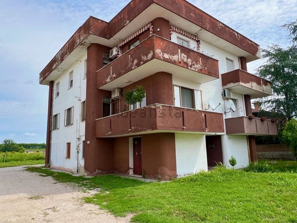 appartamento in vendita a Riva del Po in zona Serravalle
