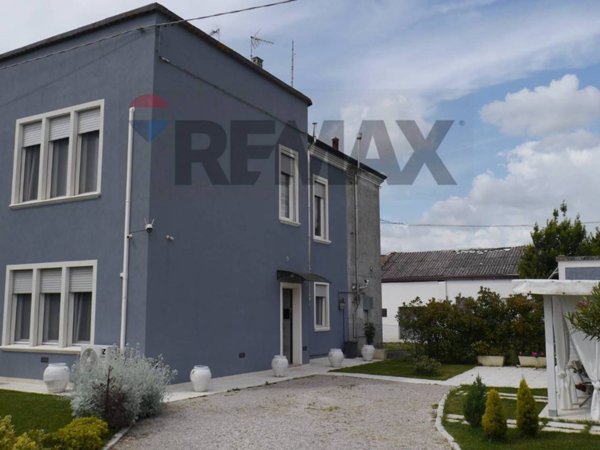 casa indipendente in vendita a Riva del Po in zona Berra