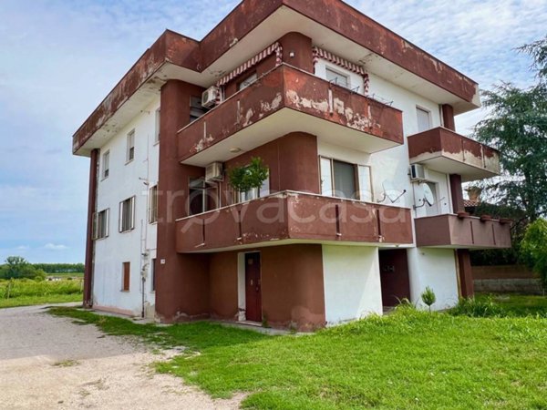 appartamento in vendita a Riva del Po in zona Serravalle