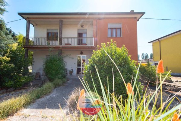 casa indipendente in vendita a Riva del Po in zona Berra