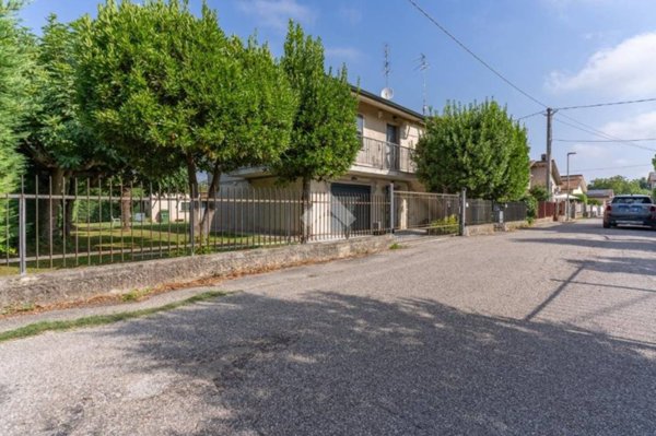 casa indipendente in vendita a Riva del Po