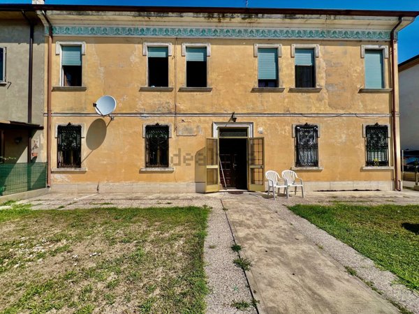 casa indipendente in vendita a Riva del Po