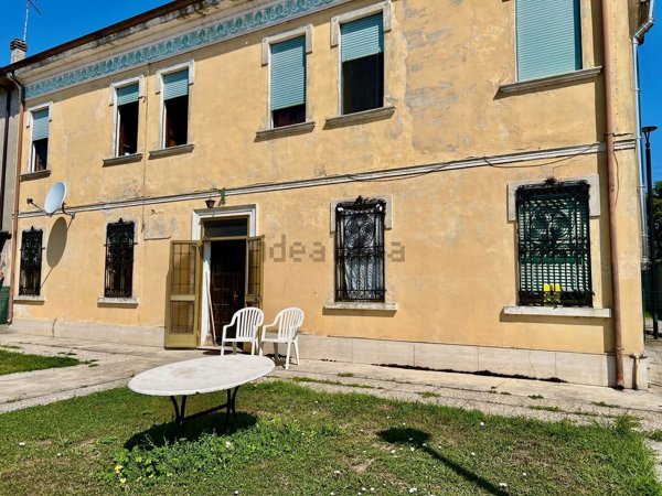 casa indipendente in vendita a Riva del Po