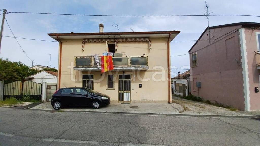 casa indipendente in vendita a Riva del Po in zona Berra