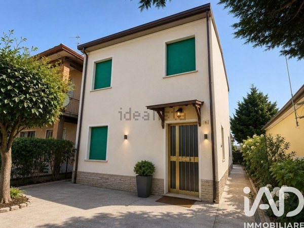 casa indipendente in vendita a Riva del Po