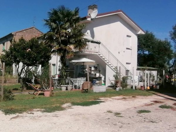 casa indipendente in vendita a Riva del Po in zona Serravalle
