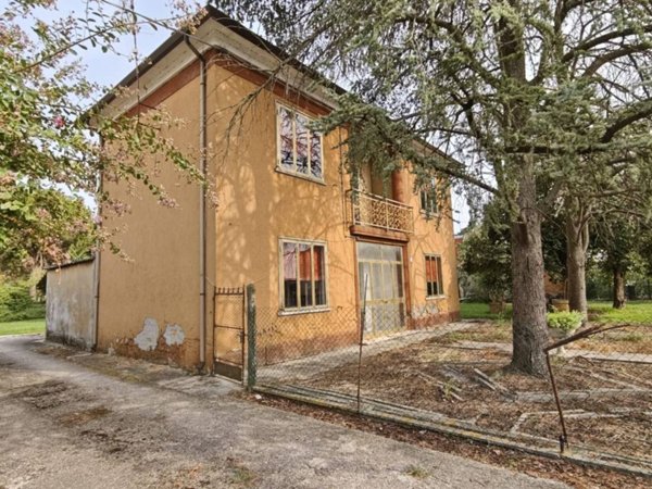 casa indipendente in vendita a Riva del Po in zona Serravalle
