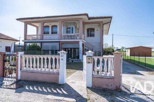 appartamento in vendita a Riva del Po in zona Serravalle