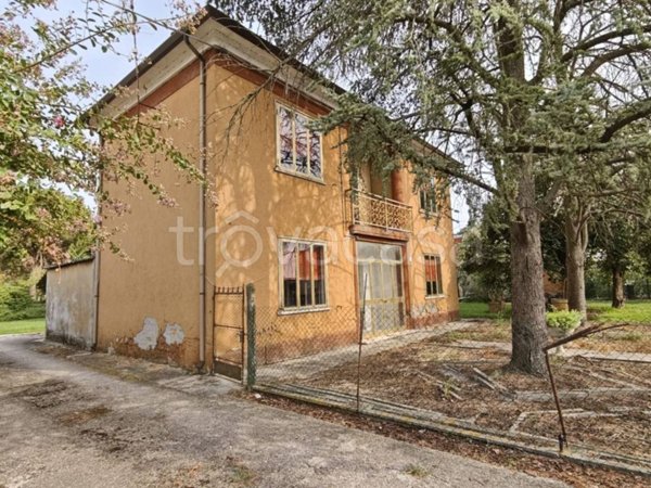 casa indipendente in vendita a Riva del Po in zona Serravalle