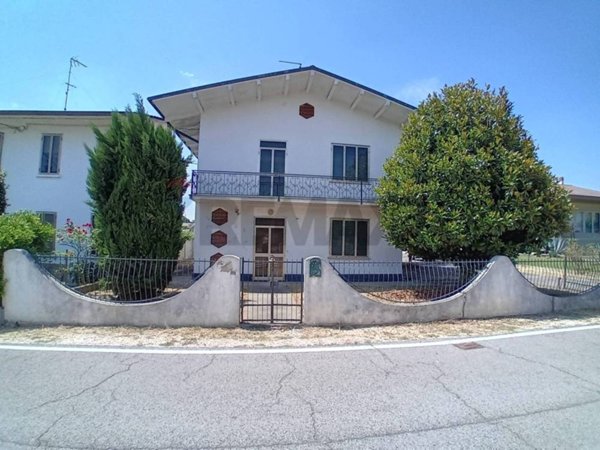 casa indipendente in vendita a Riva del Po in zona Berra