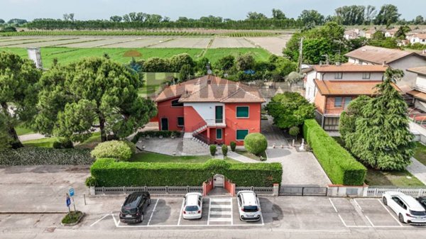 casa indipendente in vendita a Riva del Po in zona Serravalle