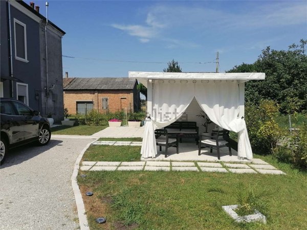 casa indipendente in vendita a Riva del Po in zona Berra