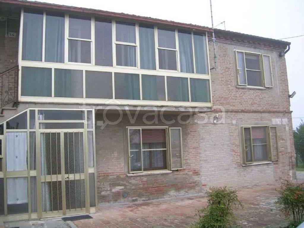 casa indipendente in vendita a Tresignana