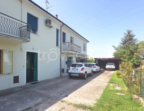 casa indipendente in vendita a Tresignana