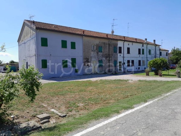 casa indipendente in vendita a Tresignana