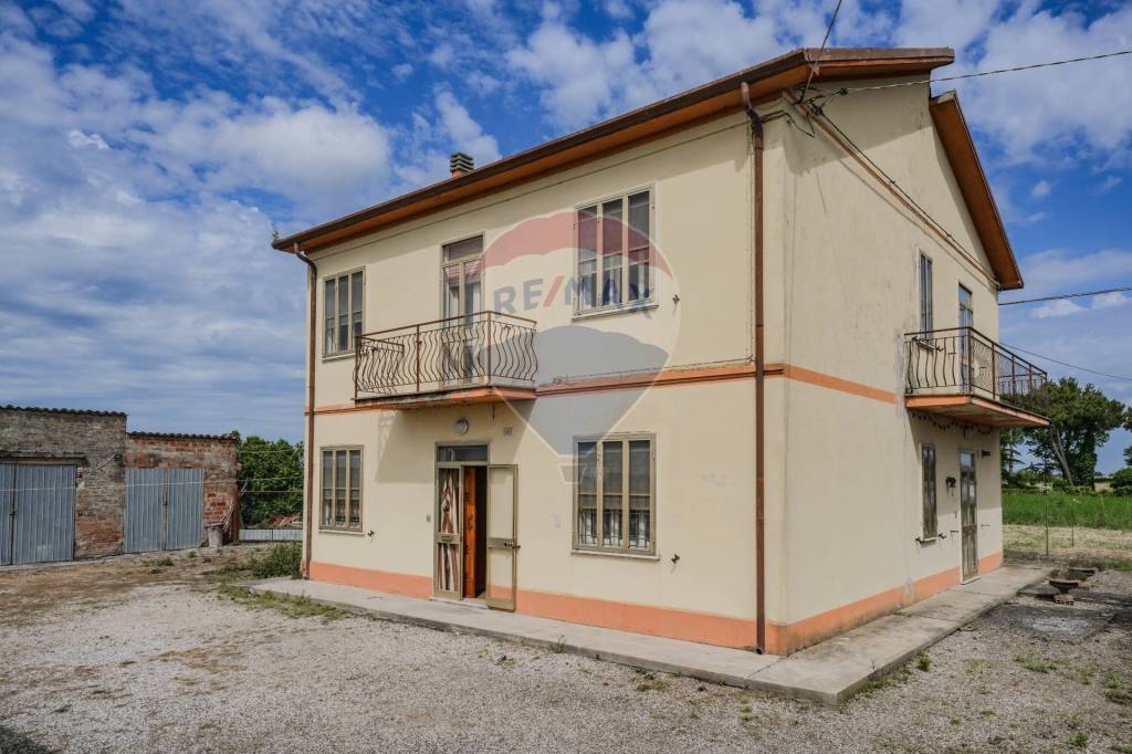 casa indipendente in vendita a Tresignana