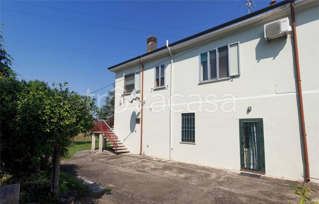 casa indipendente in vendita a Tresignana