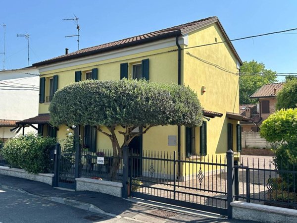casa indipendente in vendita a Tresignana in zona Formignana
