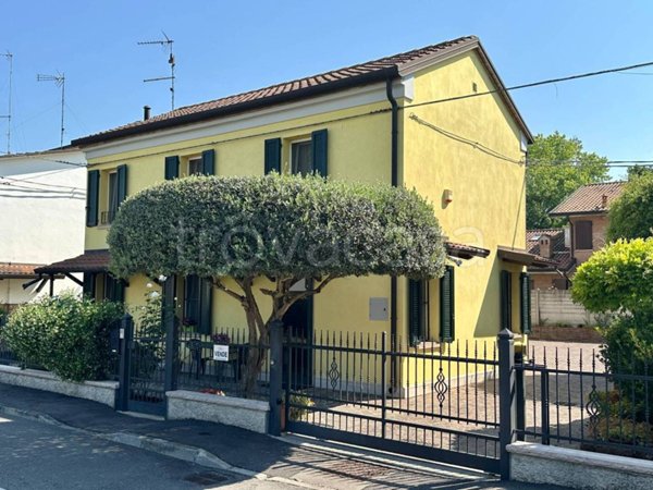 casa indipendente in vendita a Tresignana in zona Formignana