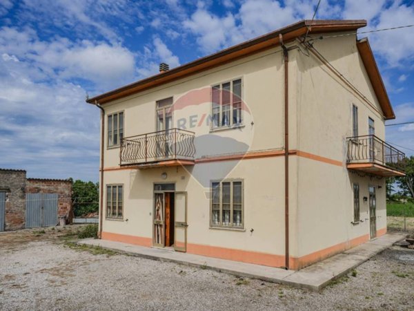 casa indipendente in vendita a Tresignana