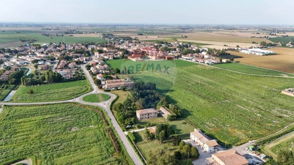 locale commerciale in vendita a Tresignana in zona Formignana