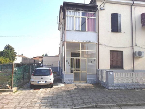 casa indipendente in vendita a Tresignana in zona Tresigallo