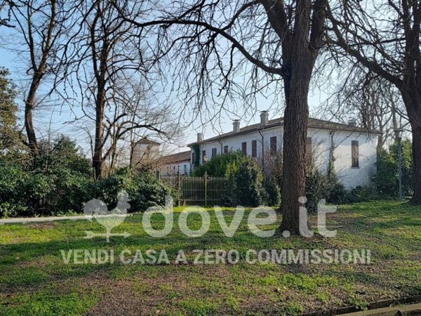 villa in vendita a Tresignana